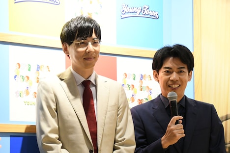 取材会に登場し、意気込みを語るカベポスター。