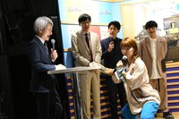 グラビアアイドルっぽいポーズを取るAマッソマッソ加納。