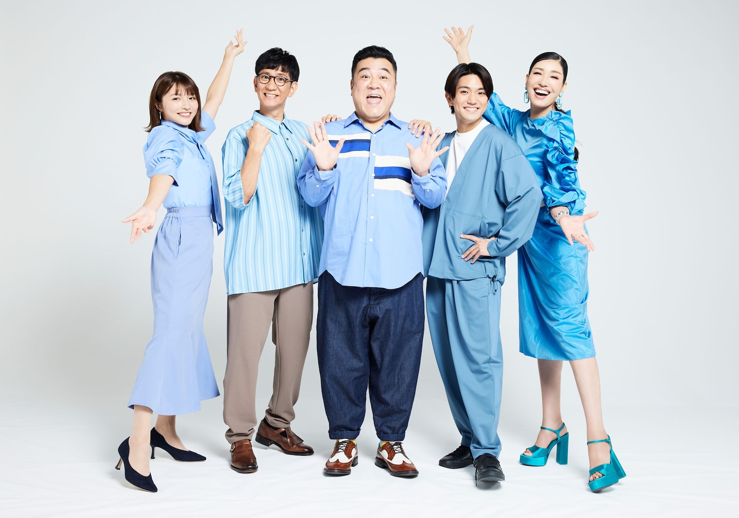 「サタデープラス」新MCの（左から）清水麻椰アナウンサー、アンタッチャブル、正門良規（Aぇ! group）、アンミカ。(c)MBS