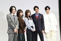 左から、カルマ、紅しょうが稲田、鈴木愛理、片寄涼太、高野洸。