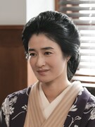 小雪演じる村山トミ。(c)NHK