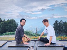 おぎやはぎ矢作（左）とゲストのさまぁ～ず大竹（右）。(c)テレビ東京