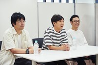 東京03。左から豊本明長、飯塚悟志、角田晃広。