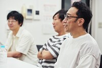 東京03角田（手前）