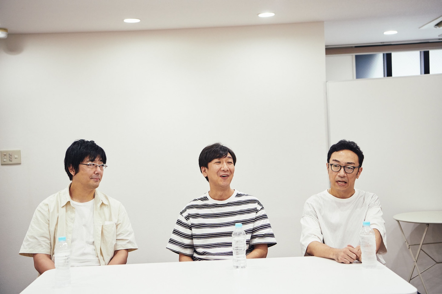 東京03。左から豊本明長、飯塚悟志、角田晃広。