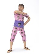 「アイーン」をする「S.H.Figuarts 志村けんの変なおじさん」。(c)イザワオフィス