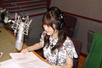 ナレーションを担当する桑原由気。(c)日本海テレビ
