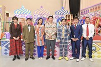 左から、野村真季アナ、さらば青春の光・森田、みちょぱ、有吉弘行、霜降り明星せいや、U字工事。(c)テレビ朝日