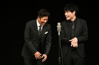 楽しそうに新ネタを披露する麒麟。