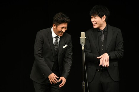 楽しそうに新ネタを披露する麒麟。