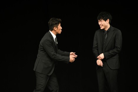 「またライブをやろう！」と話す麒麟の2人。