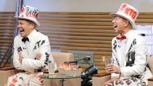 くりぃむしちゅー有田とバイきんぐ小峠。(c)TBS