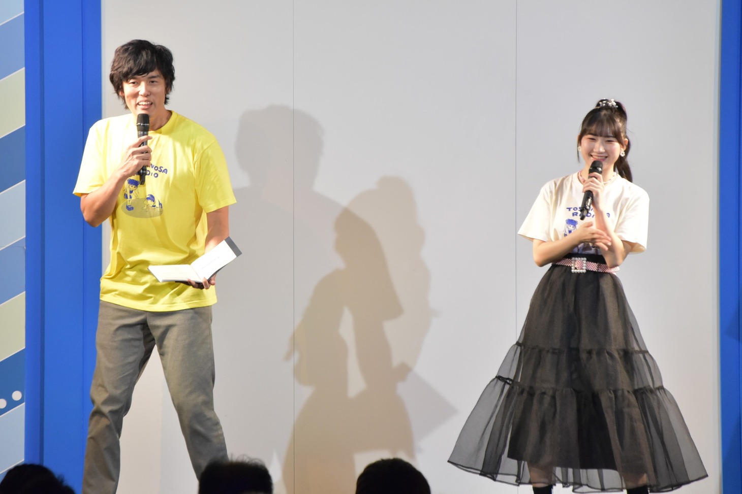 ザ・ギース尾関と広本瑠璃。