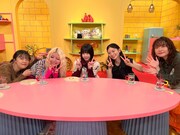 左から、蛙亭イワクラ、エルフ荒川、あの、朝日奈央、吉住。(c)テレビ朝日