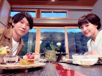 古市憲寿と藤原紀香。(c)ABCテレビ