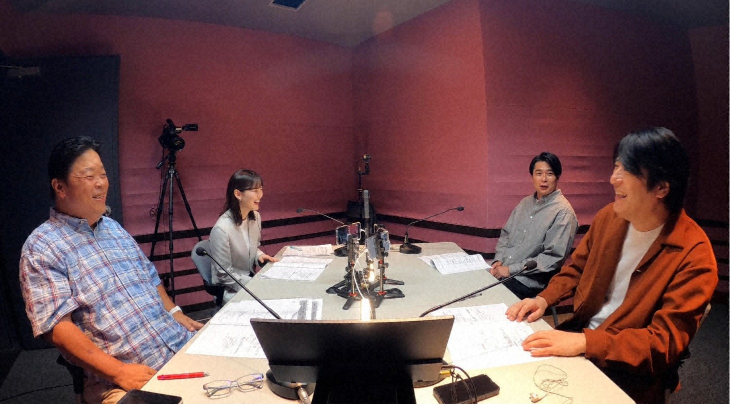 「伊集院光＆佐久間宣行の勝手にテレ東批評」初回の様子。