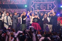 客席からのスマホ写真撮影OKという中で歌われたラスト1曲「アイドル」の様子。(c)フジテレビ