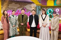 「ドーナツトーク」ゲストのダイアン（中央）とMC陣。(c)CBC