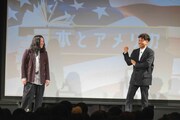 「ピーストークライブ ~本とアメリカ~」の様子。(c)吉本興業