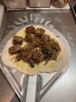 生地に具材を乗せる。