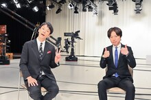 「ジョンソン」のシャッフルインタビューに臨んだ（左から）かまいたち濱家、見取り図リリー。(c)TBS