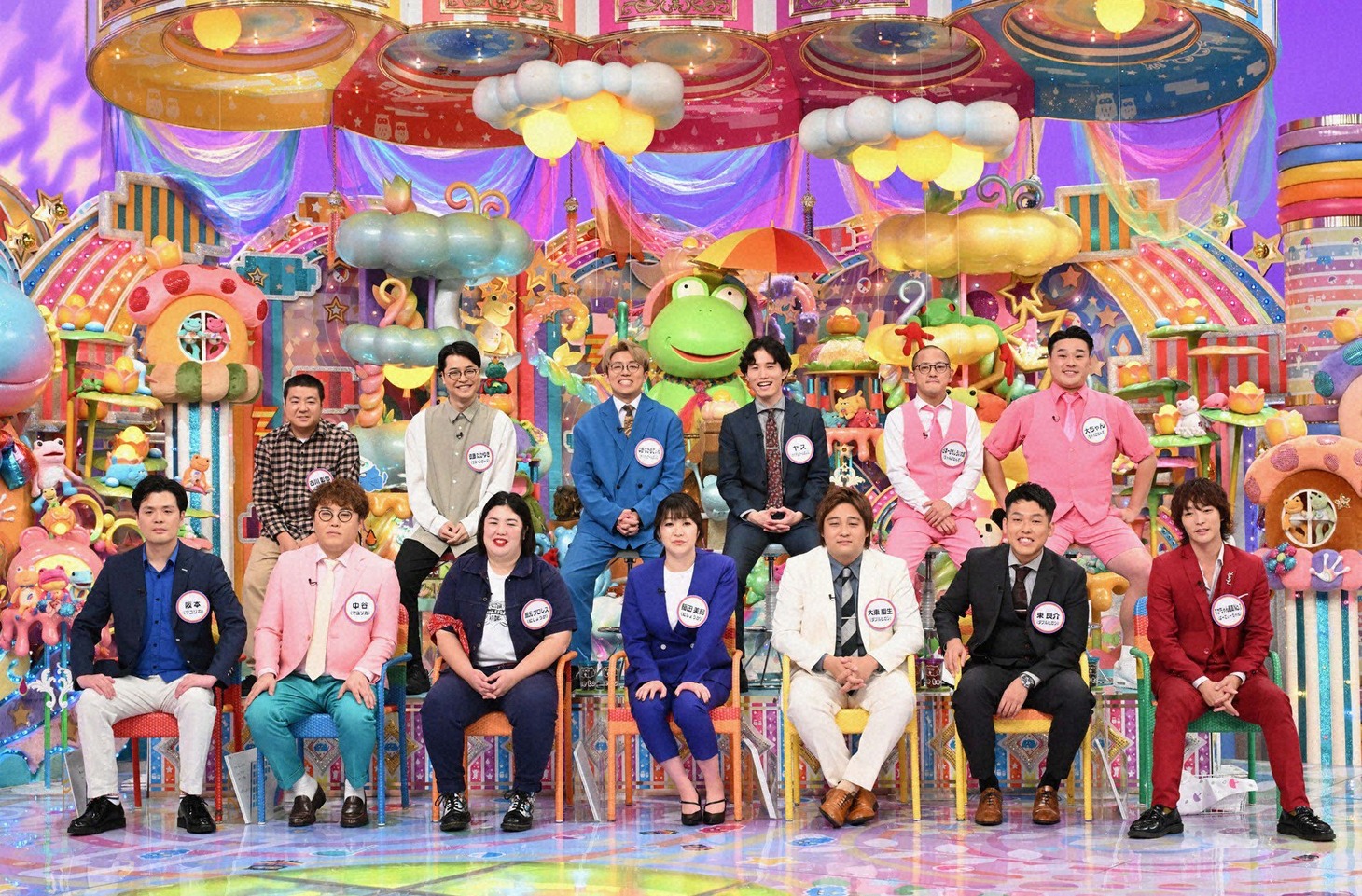 「アメトーーク！」の「もっと売れたい芸人2023」企画に出演する（前列左から）マユリカ、紅しょうが、ダブルヒガシ、ぱーてぃーちゃん・すがちゃん最高No.1、（後列左から）サスペンダーズ、ナイチンゲールダンス、ちゃんぴおんず。(c)テレビ朝日