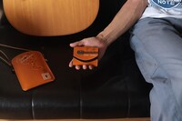 「小さいふ お笑いギタリスト 松浦真也コラボモデル」「めっちゃ小さいカバン お笑いギタリスト 松浦真也コラボモデル」イメージ