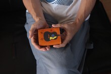 「小さいふ お笑いギタリスト 松浦真也コラボモデル」イメージ