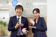 ヒャダインと堀田真由。(c)ABCテレビ