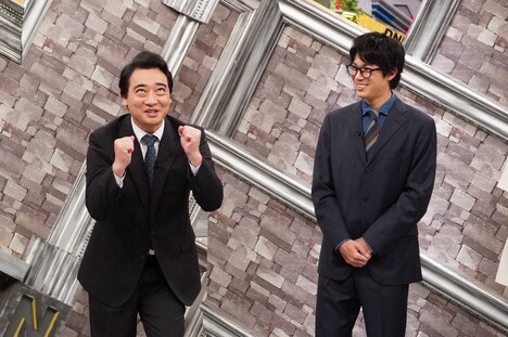 左から、ジャングルポケット斉藤、渡辺大知。(c)フジテレビ