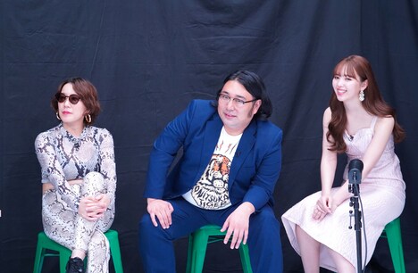 左からAマッソ村上、ビスケットブラザーズ原田、藤田ニコル。