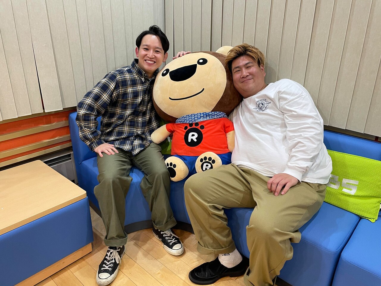 kento fukayaとビスケットブラザーズきん（右）。(c)MBSラジオ