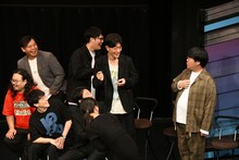 ジグザグジギー池田と写真を撮りたい蛙亭・中野。