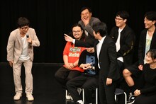 営業先の市長っぽいジグザグジギー宮澤。