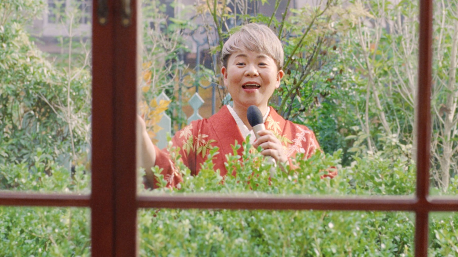 「年賀状の歌・大そうじ編」のワンシーン。