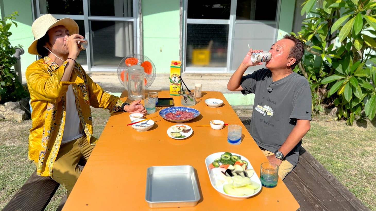 さまぁ～ず三村と青木崇高。(c)TBS