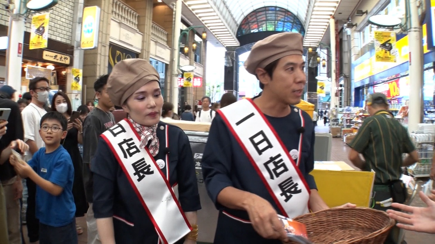 「ユーハイム神戸100周年記念 お菓子には世界を平和にする力がある」のワンシーン。