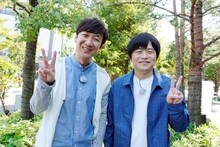 「バカリヅカ」代表カット。左から東京03飯塚、バカリズム。(c)テレビ東京