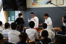 「なすなかにしのバズっちゃ!!」より。