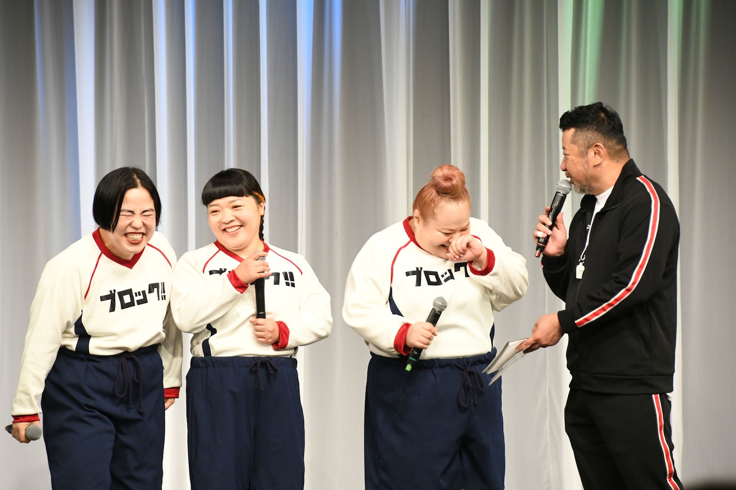 「ブロック！詐欺」広報大使の（左から）ゆりやんレトリィバァ、おかずクラブ、ケンドーコバヤシ。