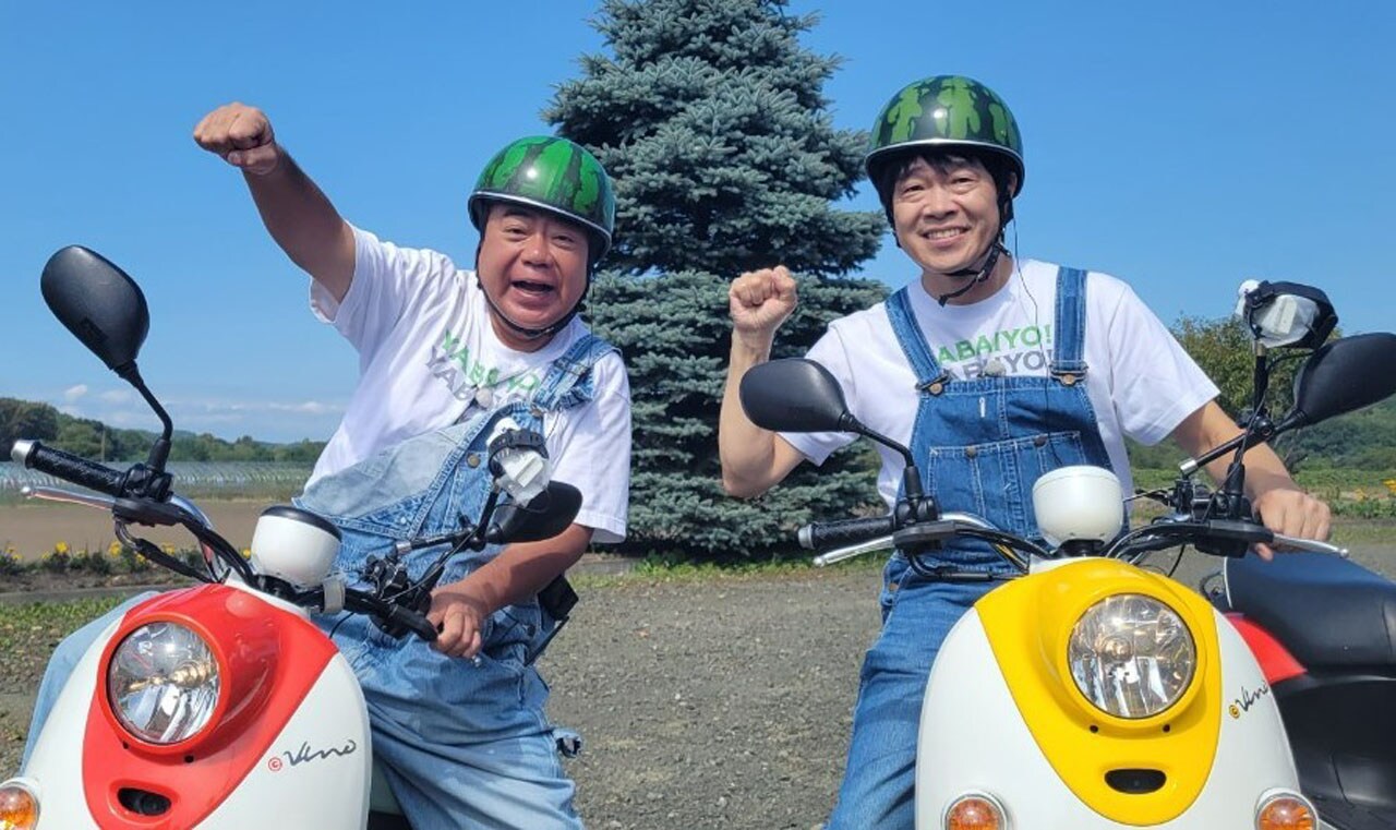 出川哲朗と番組初登場を果たした蛍原徹（右）。