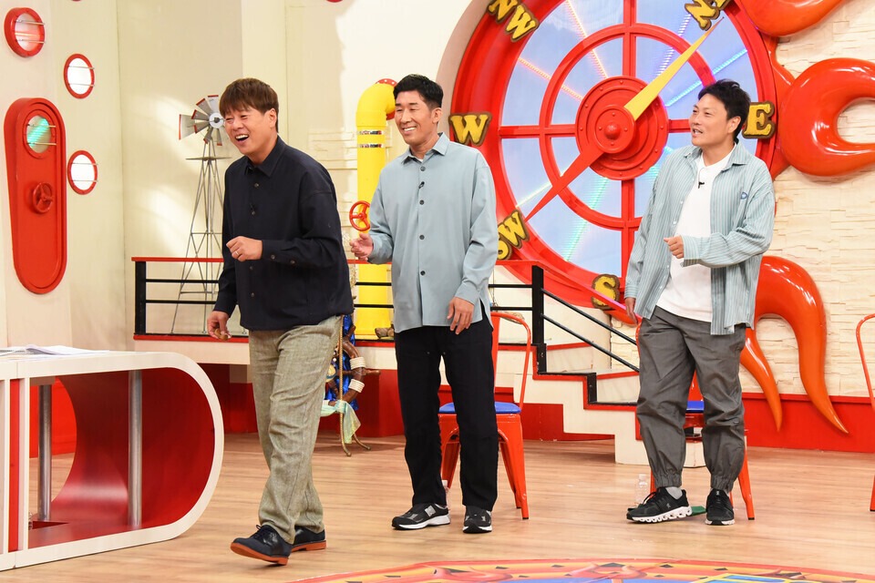 左から野性爆弾ロッシー、麒麟・田村、サバンナ八木。(c)関西テレビ