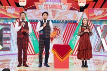 左から藤崎マーケット、村重杏奈。