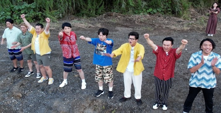 「強運No.1決定戦」に臨む「ジョンソン」メンバーたち。(c)TBS