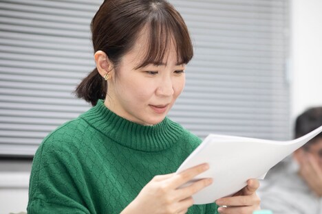 ママ役の浅野千鶴。