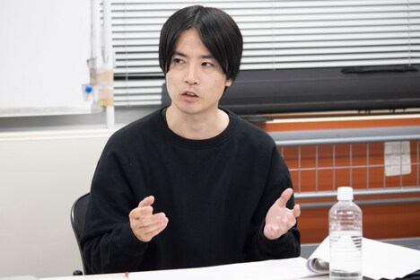 演出を手がける玉田真也。