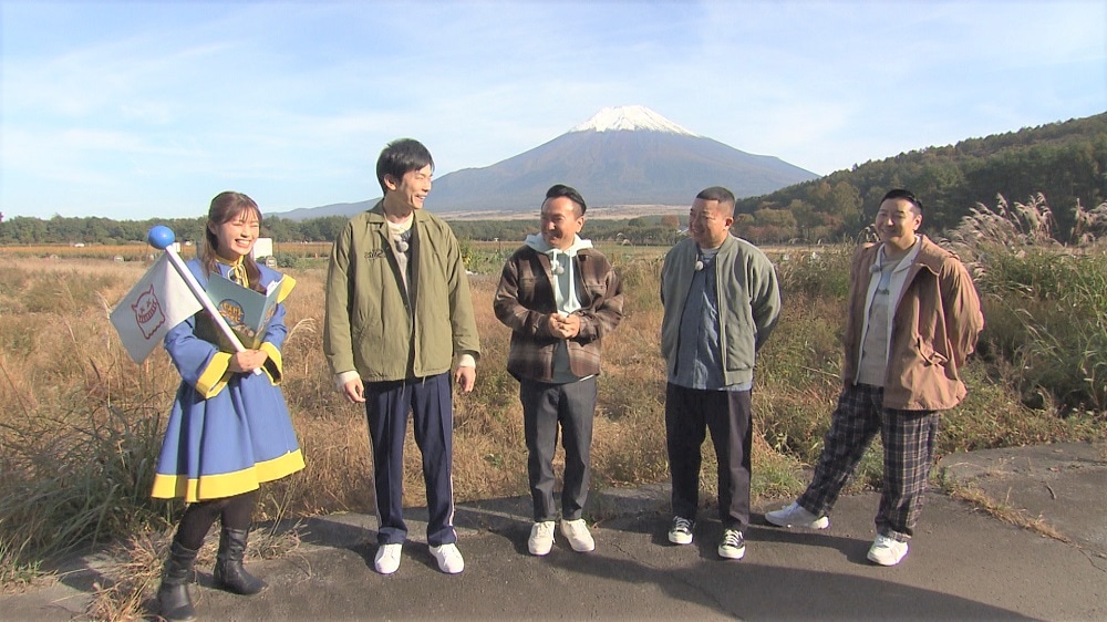 左から、渋谷凪咲、かまいたち、チョコレートプラネット。(c)フジテレビ