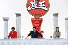 左からFUJIWARA藤本、千原ジュニア、竹上萌奈アナウンサー。(c)関西テレビ