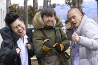 左からシモリュウ・シモタ、品川ヒロシ、バッドナイス常田。