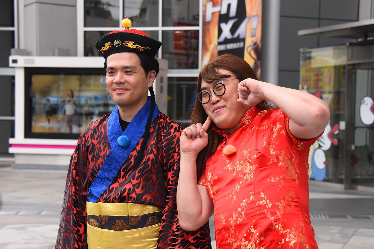 マユリカ「机上の空論城」登場、道行く人々が最初に買ったCDを推理